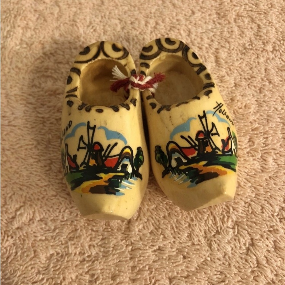Vintage Mini Holland Dutch Wood Shoes Doll Size 2 1/4” Long Souvenir